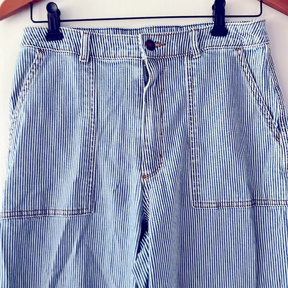 Universal thread, pinstripe wide, leg pants